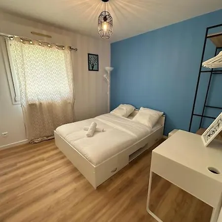 L Des Parcs Nantais Apartmán *